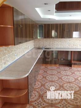 Дом 208м², 3-этажный, на длительный срок, 