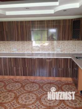 Дом 208м², 3-этажный, на длительный срок, 