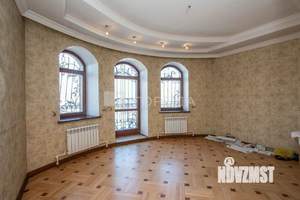 Дом 588м&sup2;, 3-этажный, участок 40 сот.  