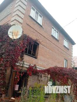 Коттедж 330м², 3-этажный, участок 15 сот.  