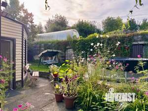 Дом 247м², 2-этажный, участок 10 сот.  