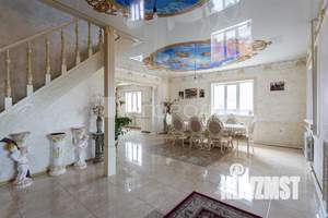 Дом 280м², 3-этажный, участок 12 сот.  