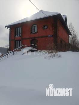 Дом 420м², 3-этажный, участок 15 сот.  