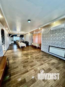 Дом 350м², 3-этажный, участок 10 сот.  
