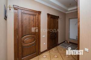 Дом 588м², 3-этажный, участок 40 сот.  