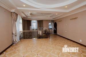 Дом 588м&sup2;, 3-этажный, участок 40 сот.  