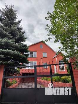 Коттедж 280м², 3-этажный, участок 10 сот.  