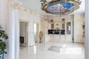 Дом 280м², 3-этажный, участок 12 сот.  