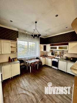 Дом 350м², 3-этажный, участок 10 сот.  