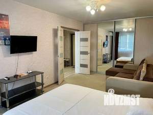 1-к квартира, посуточно, 38м2, 8/18 этаж