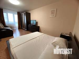 1-к квартира, посуточно, 38м2, 10/18 этаж