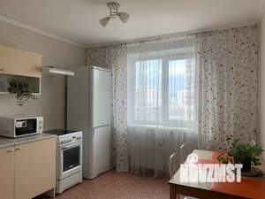 1-к квартира, посуточно, 38м2, 8/18 этаж