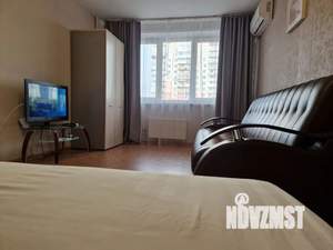 1-к квартира, посуточно, 38м2, 2/18 этаж