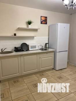 1-к квартира, посуточно, 38м2, 1/18 этаж