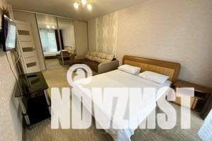 1-к квартира, посуточно, 38м2, 8/18 этаж