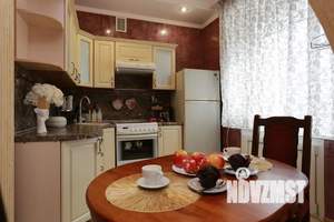 1-к квартира, посуточно, 56м2, 4/5 этаж