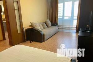 1-к квартира, посуточно, 38м2, 10/18 этаж