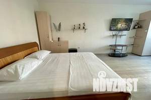 1-к квартира, посуточно, 38м2, 1/18 этаж