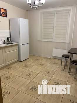 1-к квартира, посуточно, 38м2, 1/18 этаж