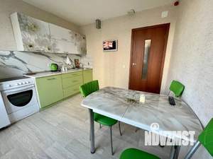 1-к квартира, посуточно, 38м2, 1/18 этаж