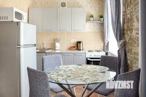 2-к квартира, посуточно, 42м2, 1/1 этаж