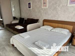 1-к квартира, посуточно, 38м2, 8/18 этаж