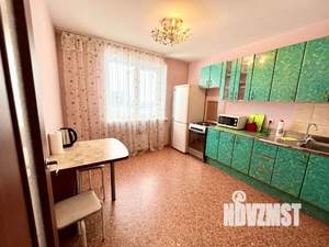 1-к квартира, посуточно, 38м2, 12/18 этаж