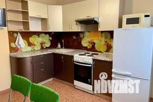 1-к квартира, посуточно, 38м2, 10/18 этаж