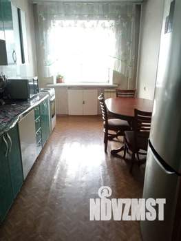 3-к квартира, посуточно, 95м2, 2/5 этаж