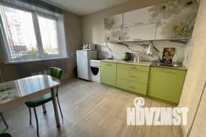 1-к квартира, посуточно, 38м2, 1/18 этаж