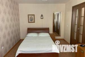 1-к квартира, посуточно, 38м2, 2/18 этаж