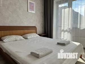 1-к квартира, посуточно, 38м2, 8/18 этаж