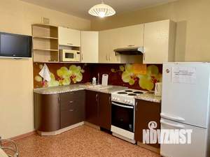 1-к квартира, посуточно, 38м2, 10/18 этаж