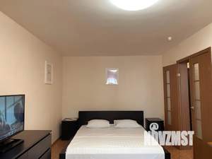 1-к квартира, посуточно, 38м2, 10/18 этаж