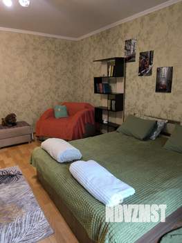 1-к квартира, посуточно, 38м2, 2/10 этаж