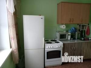 1-к квартира, посуточно, 38м2, 2/18 этаж