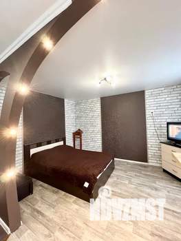 Студия квартира, посуточно, 30м2, 1/9 этаж