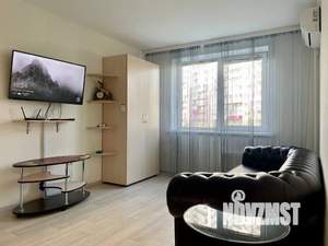 1-к квартира, посуточно, 38м2, 1/18 этаж