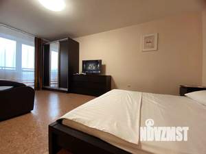 1-к квартира, посуточно, 38м2, 10/18 этаж