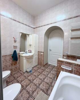 4-к квартира, вторичка, 100м2, 5/5 этаж