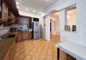 4-к квартира, вторичка, 100м2, 5/5 этаж