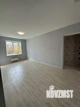 2-к квартира, вторичка, 52м2, 1/9 этаж