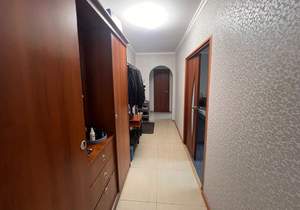2-к квартира, вторичка, 52м2, 1/10 этаж