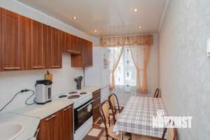 3-к квартира, вторичка, 60м2, 1/9 этаж