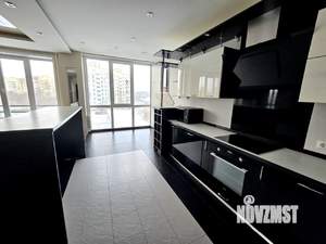 4-к квартира, вторичка, 107м2, 4/10 этаж