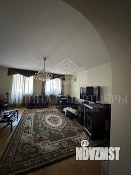 5-к квартира, вторичка, 200м2, 4/6 этаж