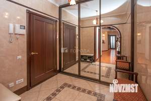 4-к квартира, вторичка, 166м2, 8/9 этаж