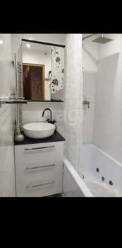 3-к квартира, вторичка, 63м2, 7/10 этаж