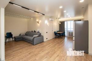 2-к квартира, вторичка, 70м2, 7/25 этаж